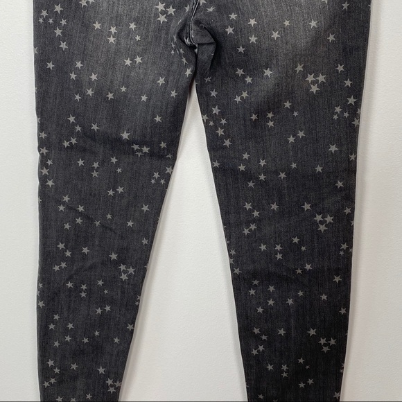 Kensie Grey Star Print Jeans - Picture 6 of 8